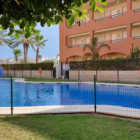Paraiso De Playa: Beachfront With Pool Views Apartment Vera